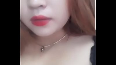 Chat sex với em hotgirl trên Zalo chuyên khoe vú