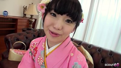 Gái ngon mặc kimono làm tình dâm đãng vãi lồn